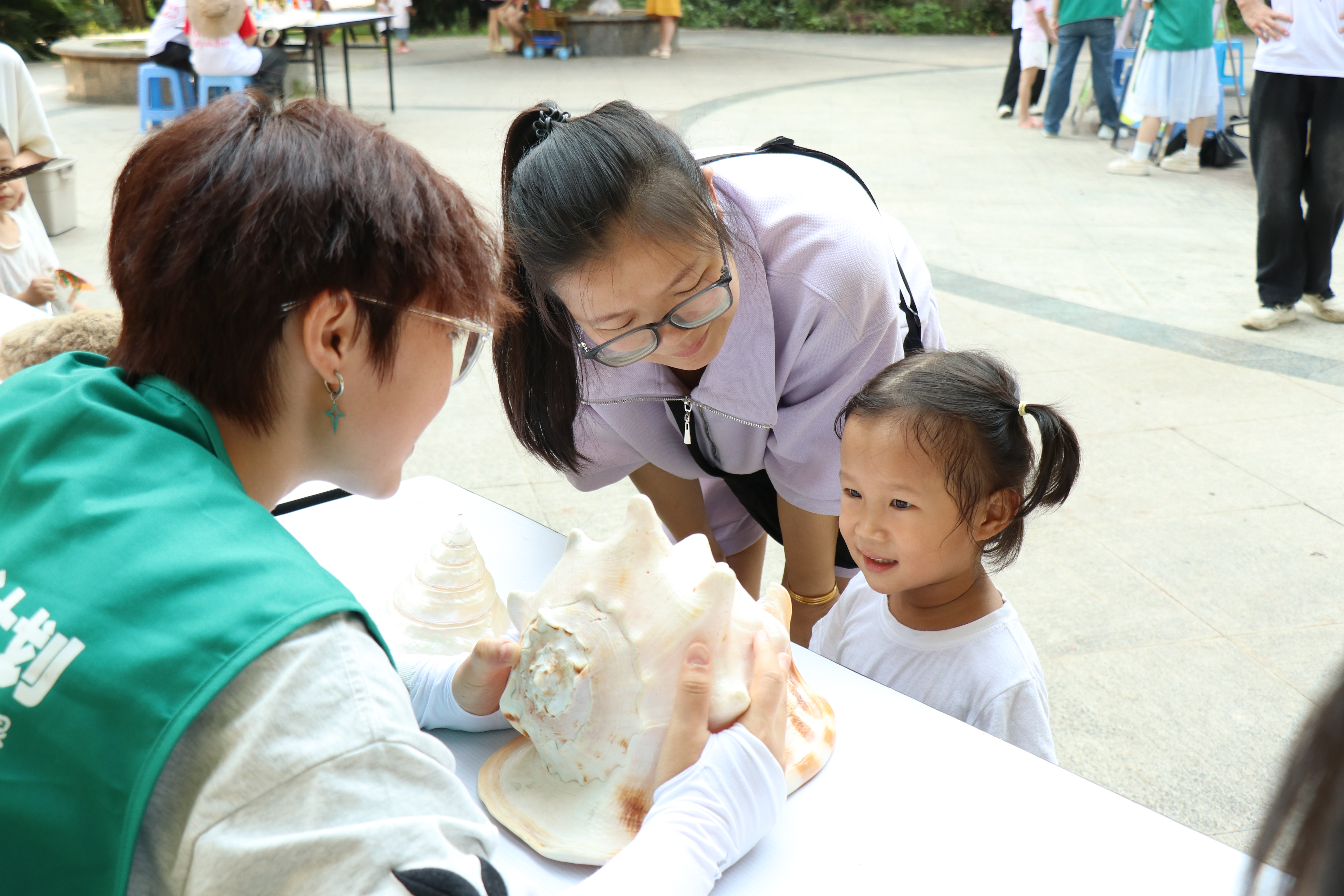 图为标本讲解1  刘羽婕.JPG